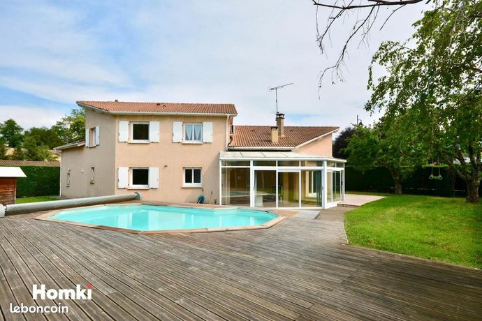 Maison 7 pièces 180 m²