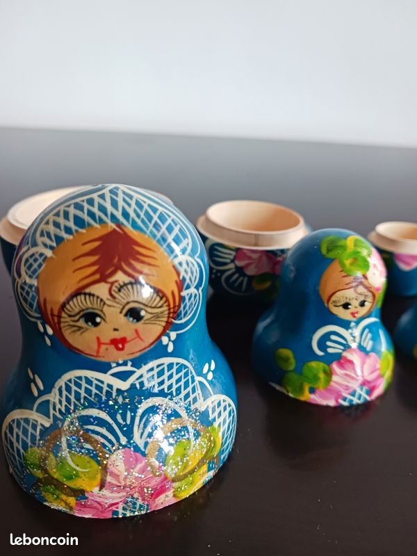 Matriochka Russe 25 Pièces – Poupées Gigognes Classiques Peintes à La Main – Neuve