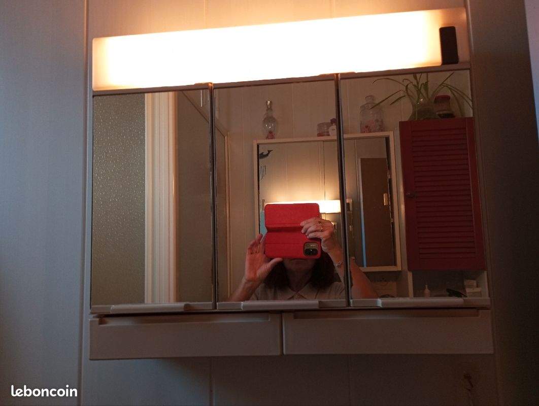 Armoire à pharmacie (image 1)