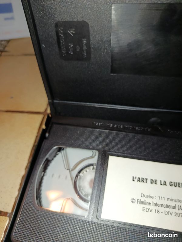 Cassette VHS L art de la guerre très bon état (image 4)