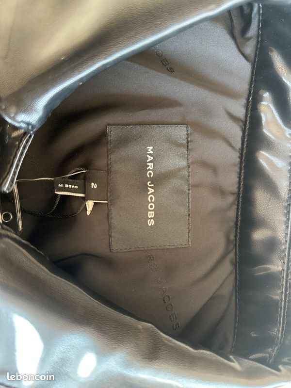 Veste effet cuir verni noir coupe oversize (image 7)