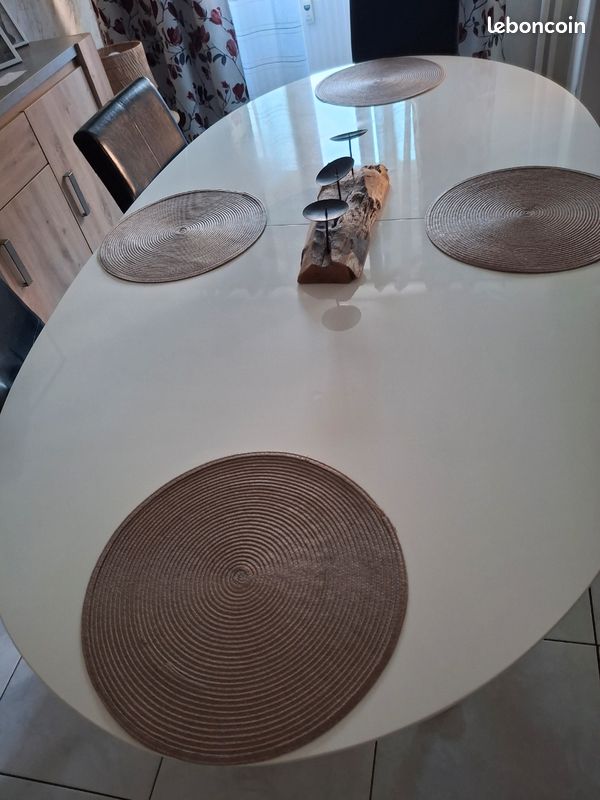 Table de salle à manger (image 3)