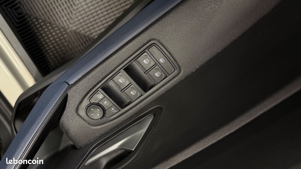 DACIA DUSTER 1.6 140CH 95 FULL-HYBRID JOURNEY 4X2 BVa (image 29)
