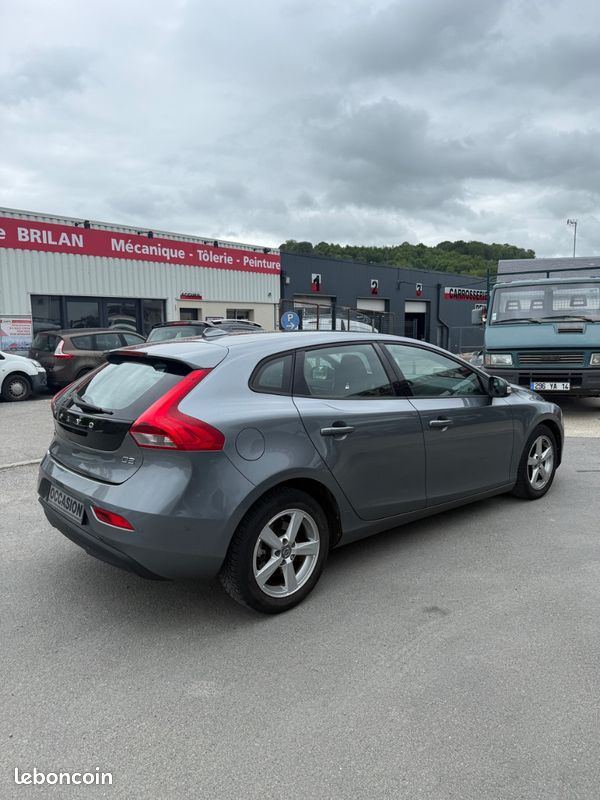 Volvo V40 1.6 115 2eme main tres propre (image 7)