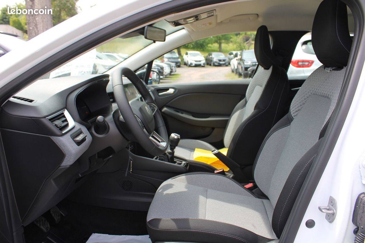Renault CLIO VI EVOLUTION DIESEL BLUEDCI 100 CV BOITE 6V CAMÉRA USB GPS LINK MÉDIA FULL LEDS ABS (image 7)