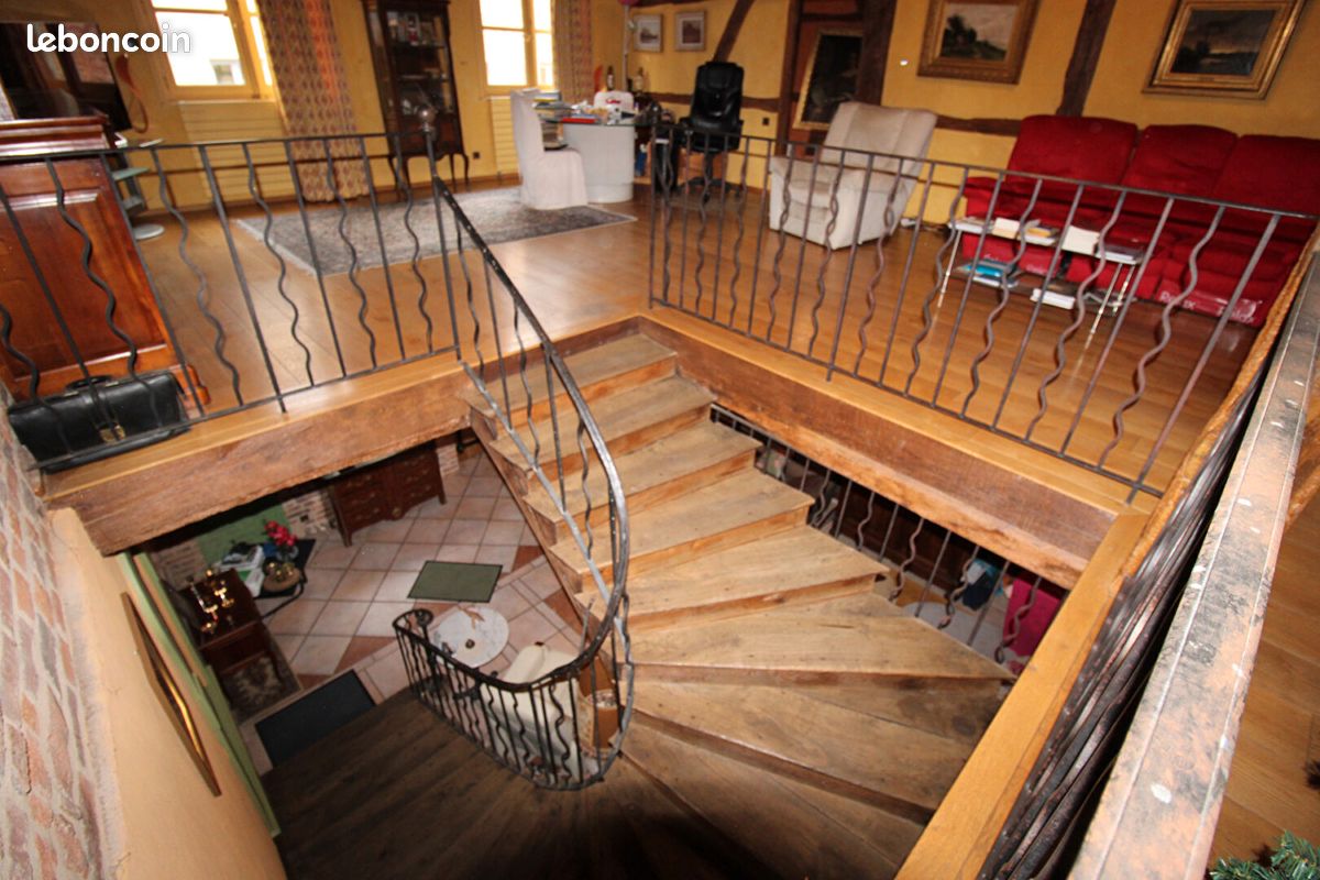 Maison 12 pièces 370 m² · à Châtillon-sur-Chalaronne · 370 m² · 595 000 €