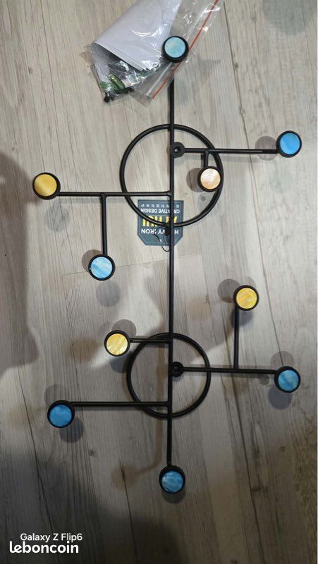 Porte manteau , fer forgé et rond coloré, 55cm X 35 cm (image 3)
