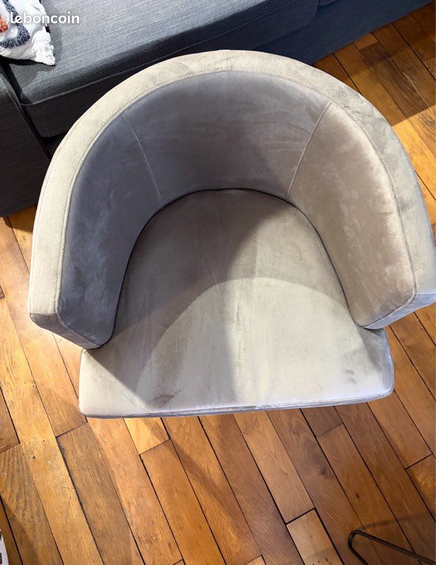 Fauteuil velours gris pied métal doré design (image 3)