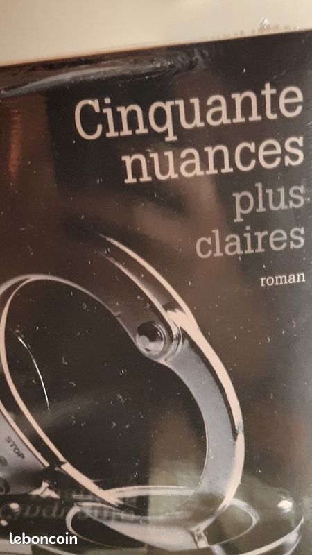 Lot de 3 livres - Cinquante nuances de Grey - trilogie dont 2 sous films plastiques neufs (image 2)