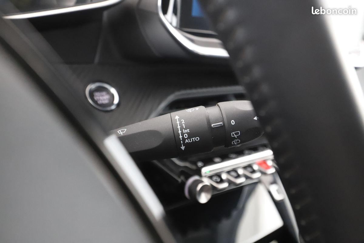 Peugeot 208 1.2 PureTech Allure Pack 100 ch (image 18)