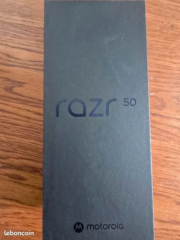 Motorola razr 50 état neuf (image 2)