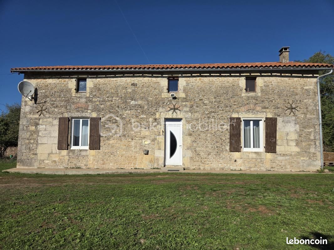 Maison 4 pièces 152 m² · à Limalonges · 152 m² · 151 000 €