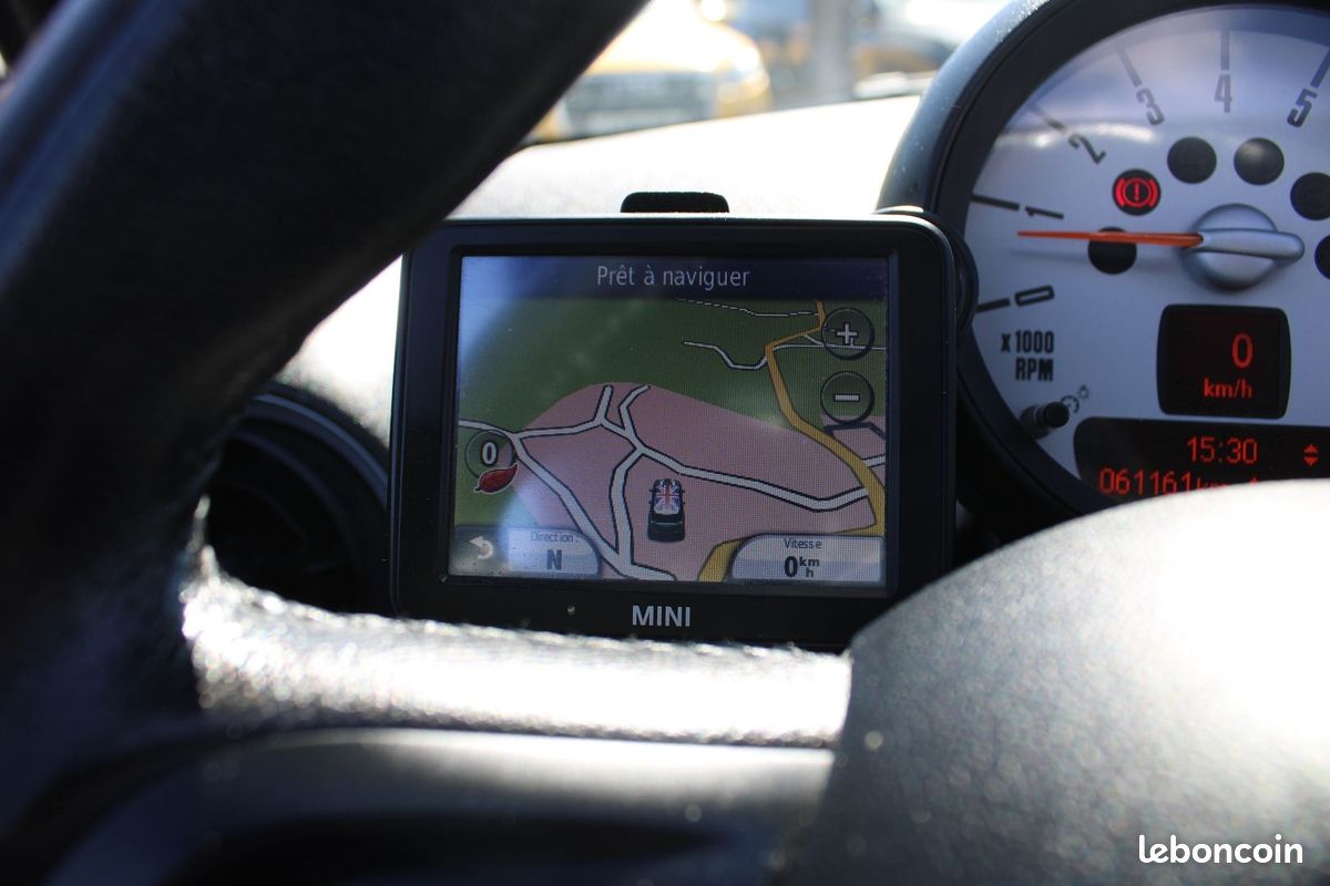 Mini CABRIO ONE CABRIOLET 1L6 ESSENCE 98 CV GPS TACTILE CLIM AUDIO JA 17 RADAR CAPOTE ELECT (image 12)