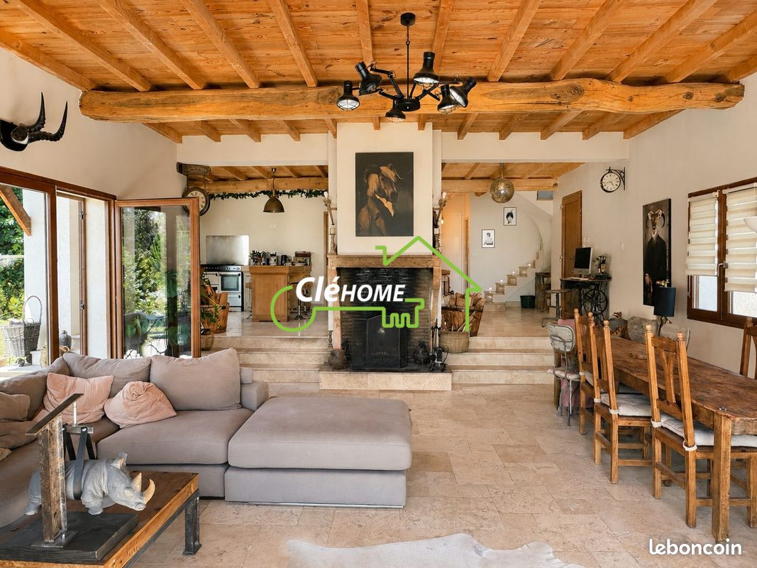 Maison 5 pièces 218 m² · à Fleurieux-sur-l'Arbresle · 218 m² · 690 000 €