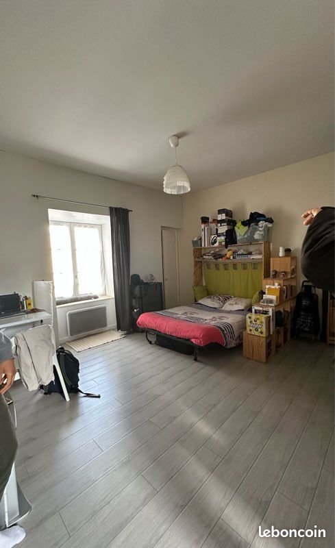 Appartement 1 pièce 28 m² · à Le Puy-en-Velay · 28 m² · 450 €