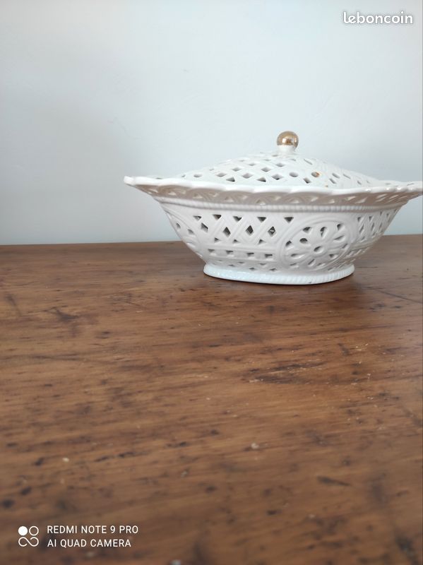 Bonbonnière en Porcelaine Ajourée - Adams Collection (image 6)