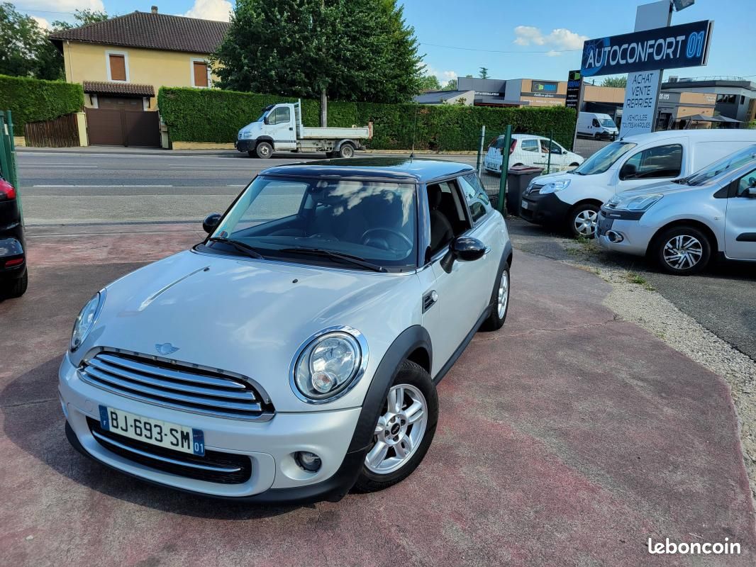 Mini COOPER D (image 2)