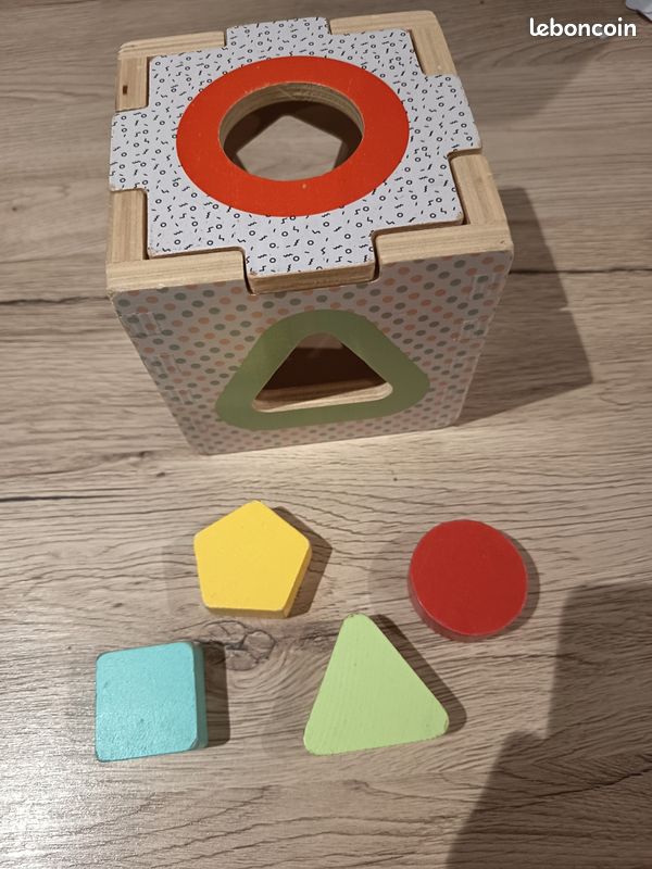 Cube d'éveil en bois (image 2)