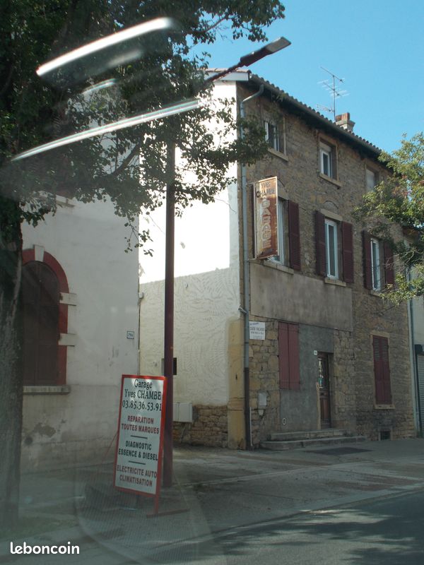 Appartement 2 pièces 54 m² · à Crêches-sur-Saône · 54 m² · 570 €