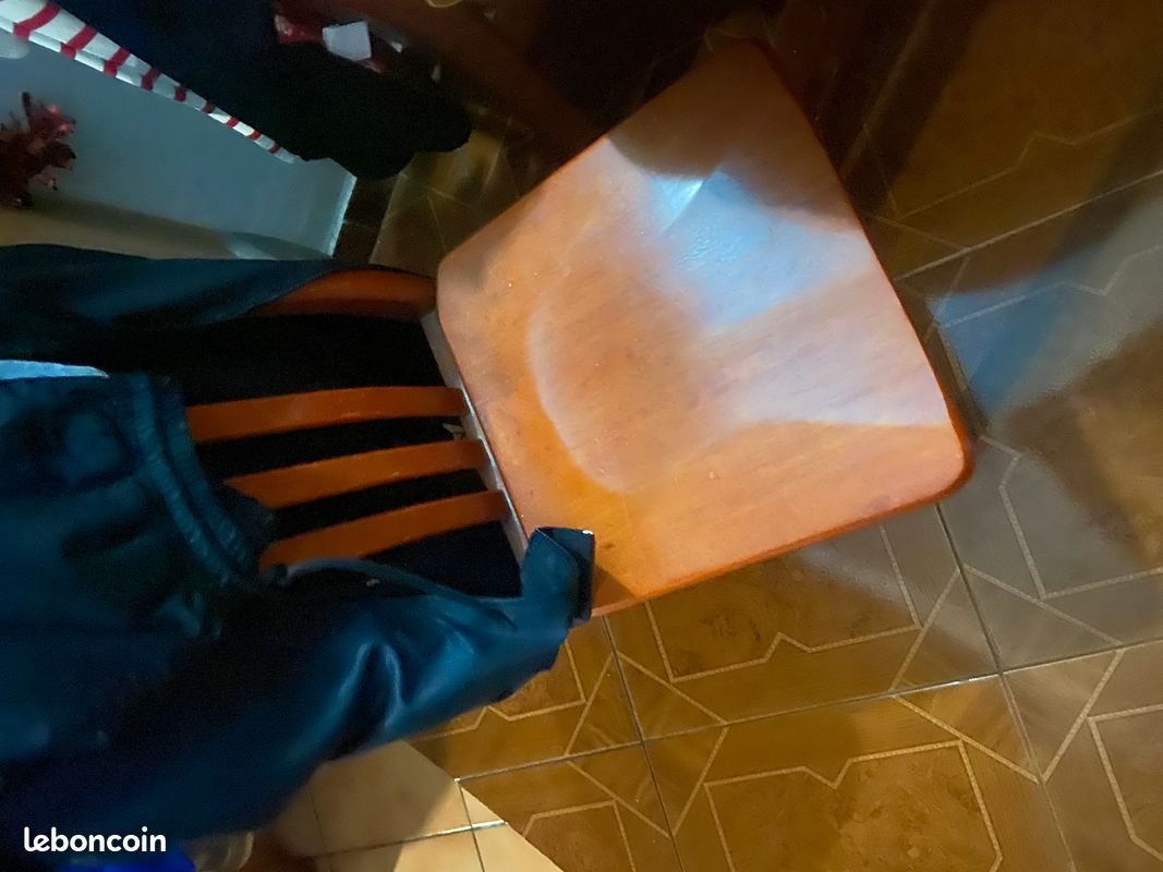 Table et chaise (image 2)