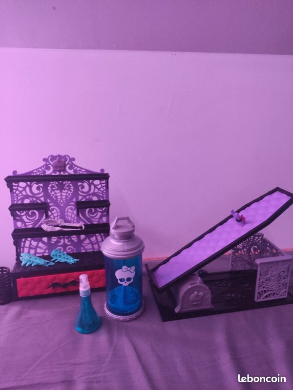 Monster High Creatmonster labo playset (image 1)