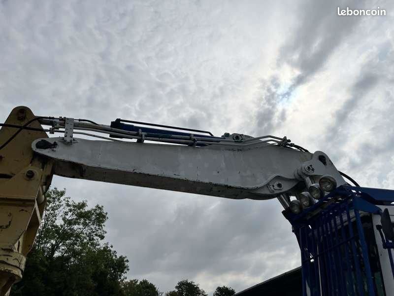 Liebherr R924B HD-SL + PINCE A FERRAILLES (image 9)
