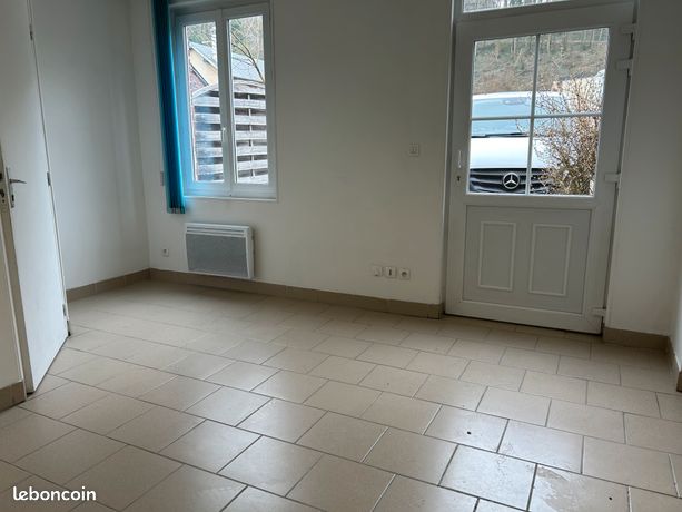 Appartement f2 plein pied centre de charleval