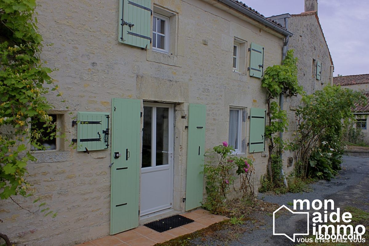 Maison 8 pièces 233 m² · à Benet · 233 m² · 270 400 €