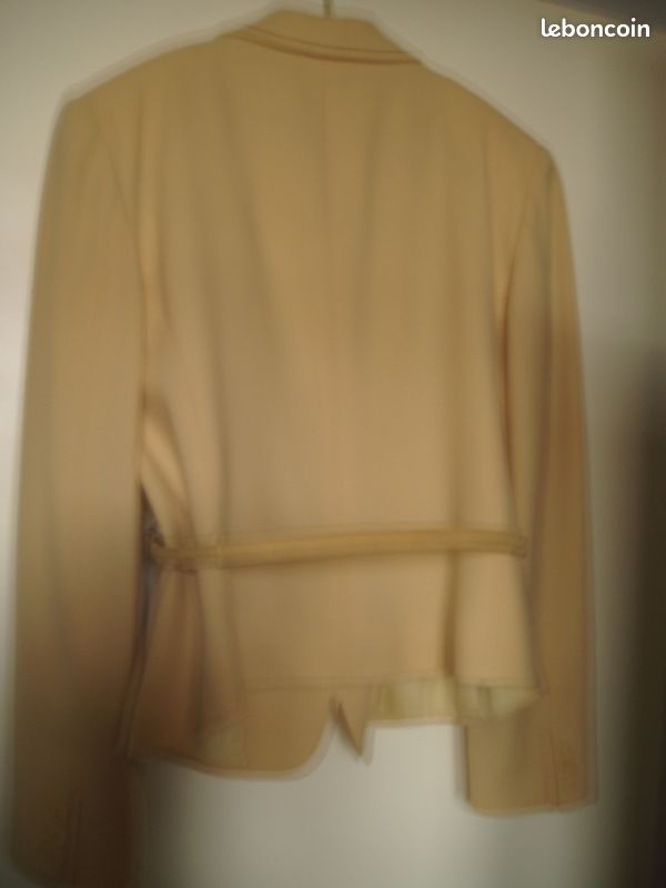 Ensemble jupe et veste T 38 beige (image 2)