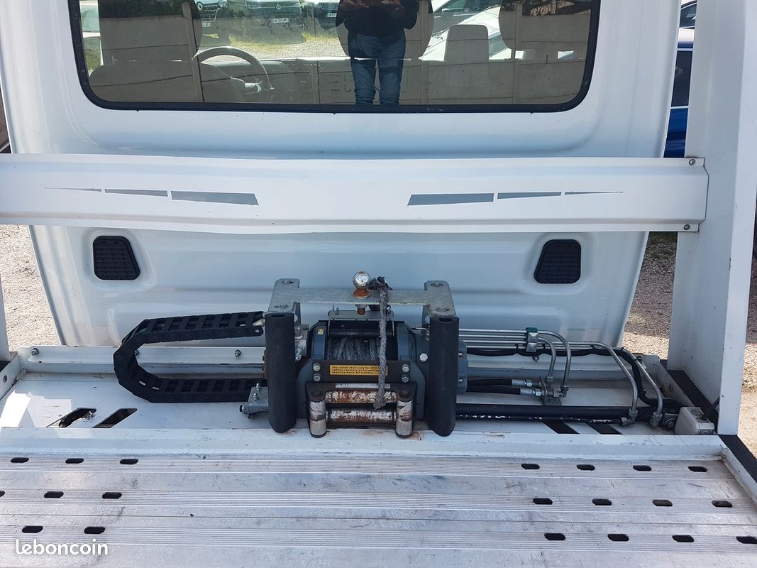 Iveco Daily V (2) 35C18 3.0 HPI 180 3T5 BVM6 Dépanneuse Porte Voiture Plateau Coulissant 131.002 Km (image 14)