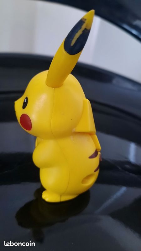 Figurine PIKACHU (image 2)