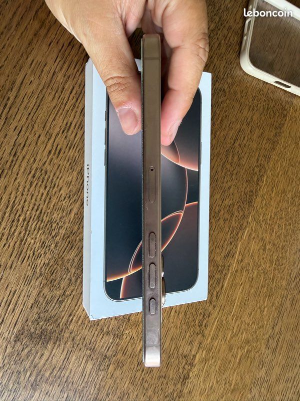 IPhone 16 Pro Max 256 Go Titane Désert – Comme neuf – Batterie 93 % (image 7)