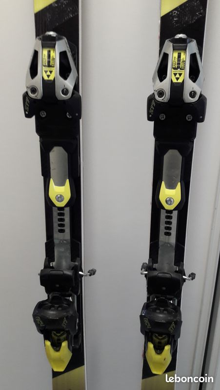 Ski Fischer RC4 Worldcup RC MT modèle 2023 + fixation RC4 Z12 Powerrail Ski Fischer RC4 Worldcup RC MT modèle 2023 + fixation RC4 Z12 Powerrail
