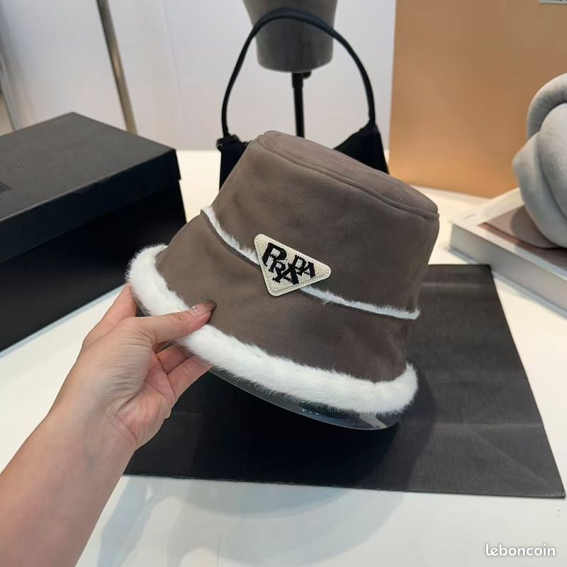Chapeau marron tout neuf, bordé de fourrure blanche (image 2)