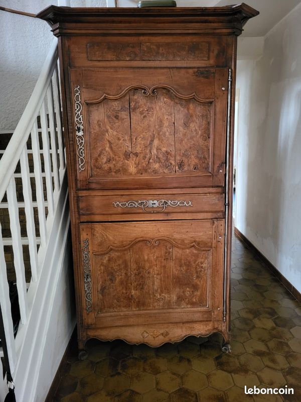 Armoire homme debout (image 1)