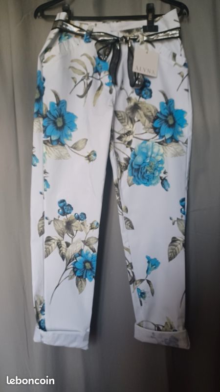 Pantalon fleuri bleu (image 1)