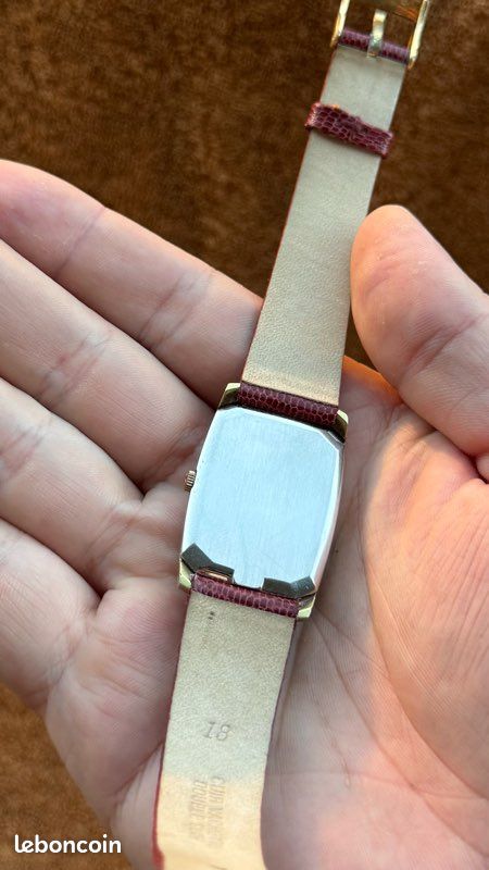 Montre Omega de ville tonneau révisée (image 8)