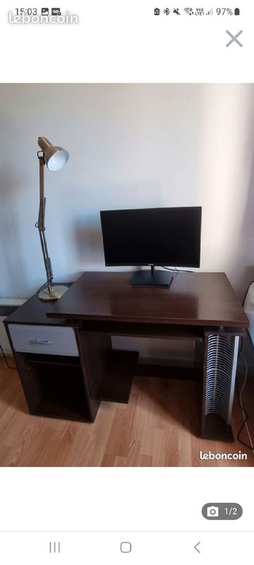 Bureau (image 1)