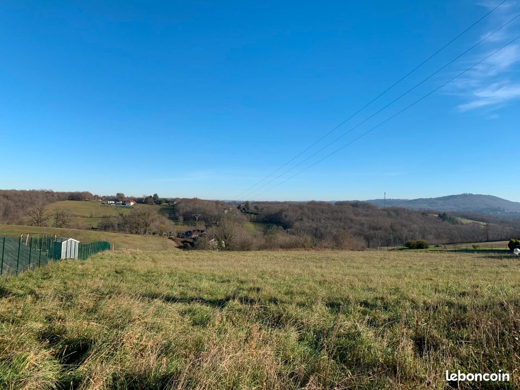 Terrain 1500 m² · à Saint-Pantaléon-de-Larche · 1 500 m² · 49 000 €