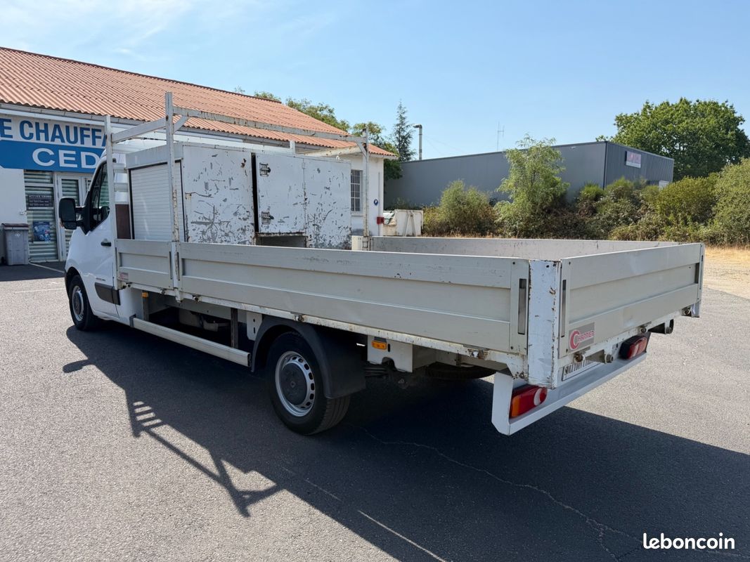 Renault MASTER RENAULT MASTER 2.3 DCI 145CV (PLATEAU 4.50 X 2.15) 2 RIDELLES LATERALES (image 4)