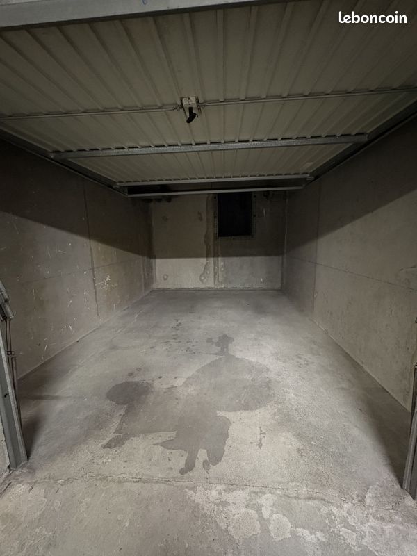 Parking 18 m² · à Hégenheim · 18 m² · 150 €/mois
