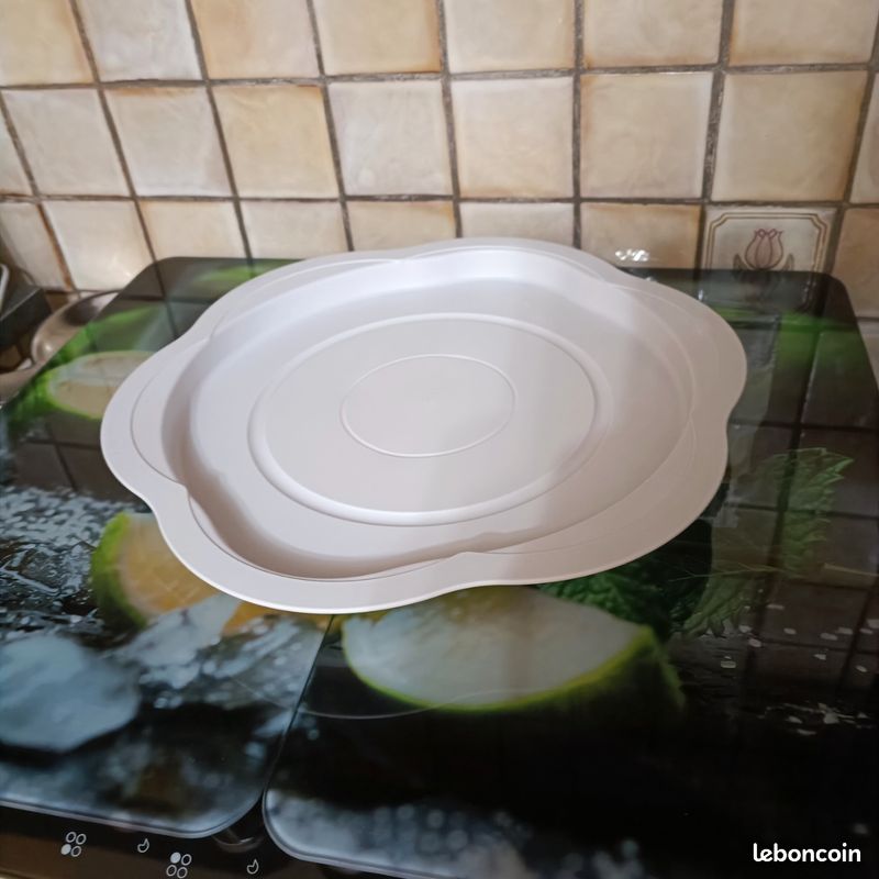 Plateau tournant tupperware (image 1)