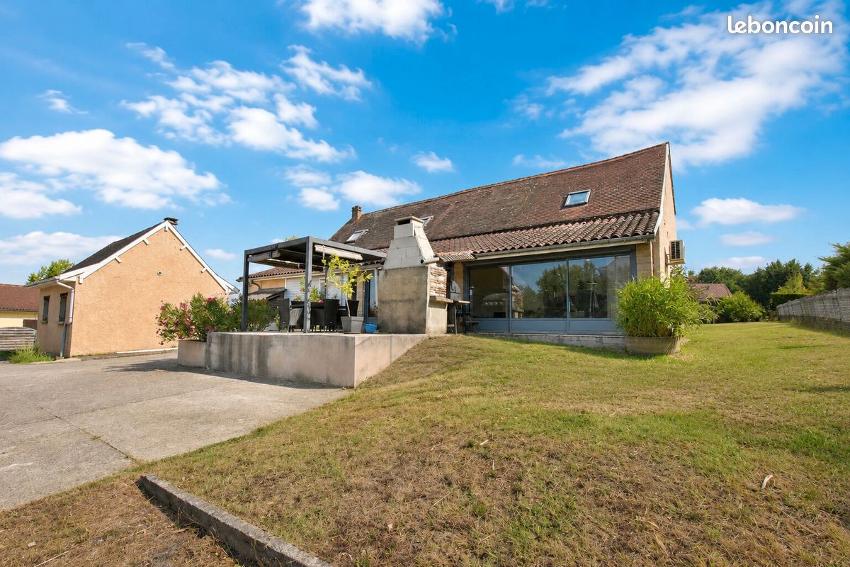 Maison 8 pièces 278 m² · à Bergerac · 278 m² · 318 000 €