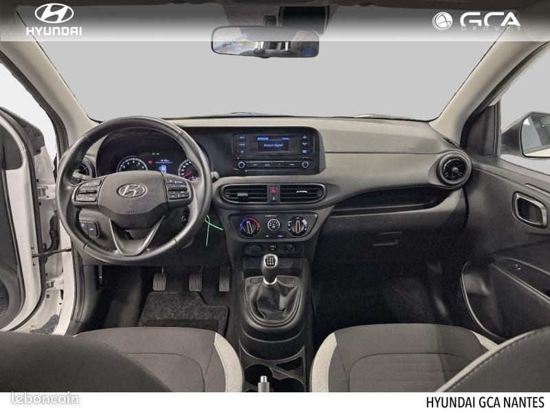 Hyundai i10 1.0 67ch ECO Intuitive (image 10)