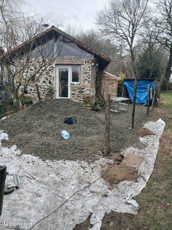 Petite maison dans un hameau