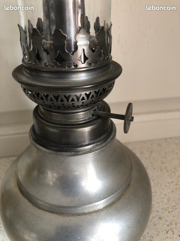 Lampe à pétrole en étain (image 2)
