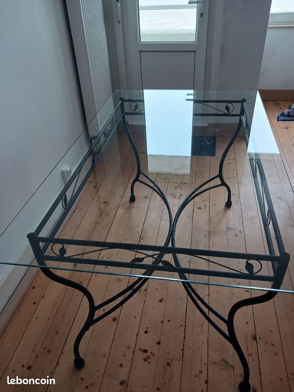 Table (image 3)