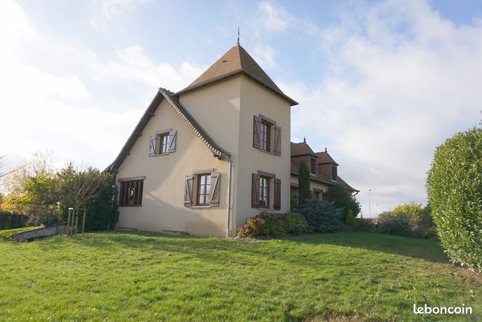 Maison 6 pièces 243 m²