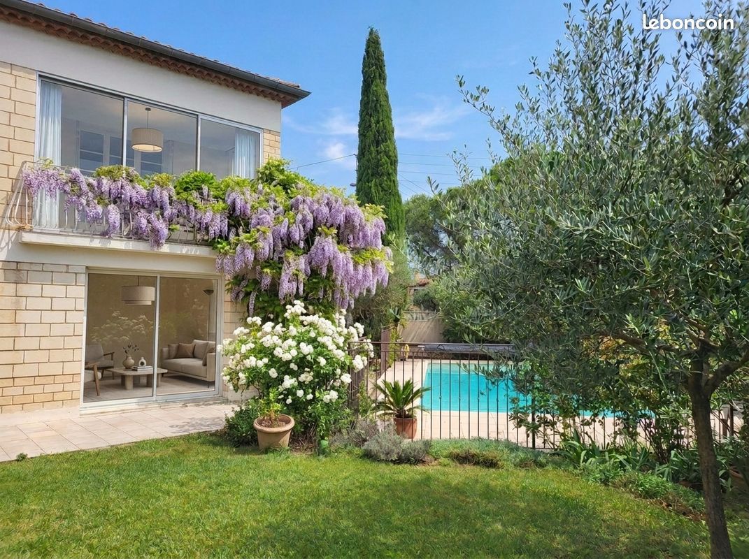 Maison 7 pièces 185 m² · à Villeneuve-lès-Avignon · 185 m² · 648 000 €