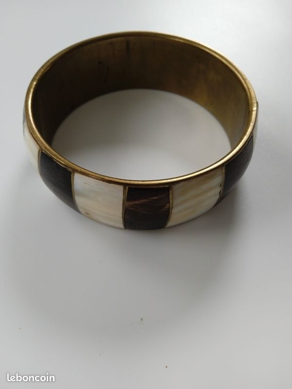 Bracelet (image 1)